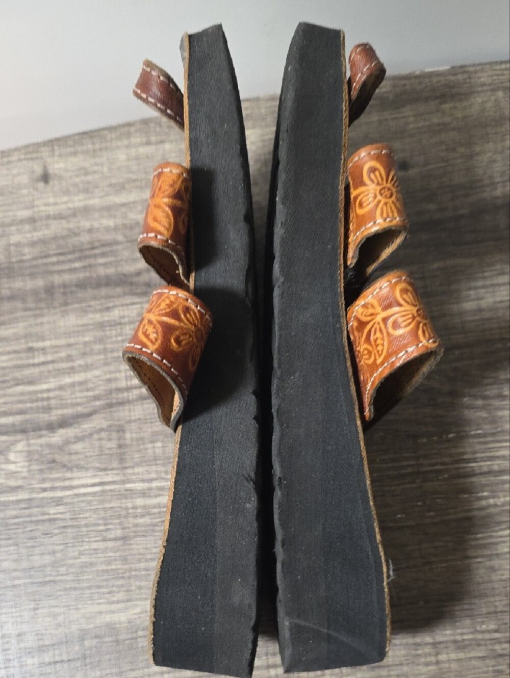Carved Floral Leather Slide Sandals - Cognac Brown - Picture 5 of 6